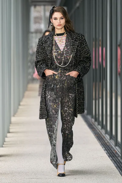 Look 3